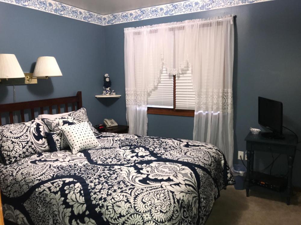 Deluxe Suite with Sea View interior